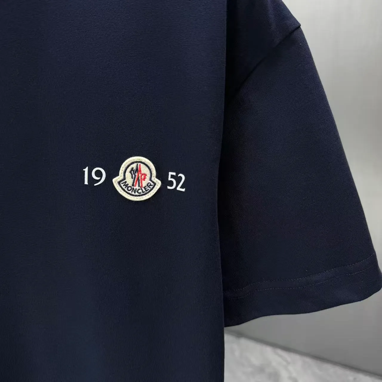 MONCL* * 2026 New Arrival T logo + ：Black White Dark Blue Brown Sizes：S M L XL XXL